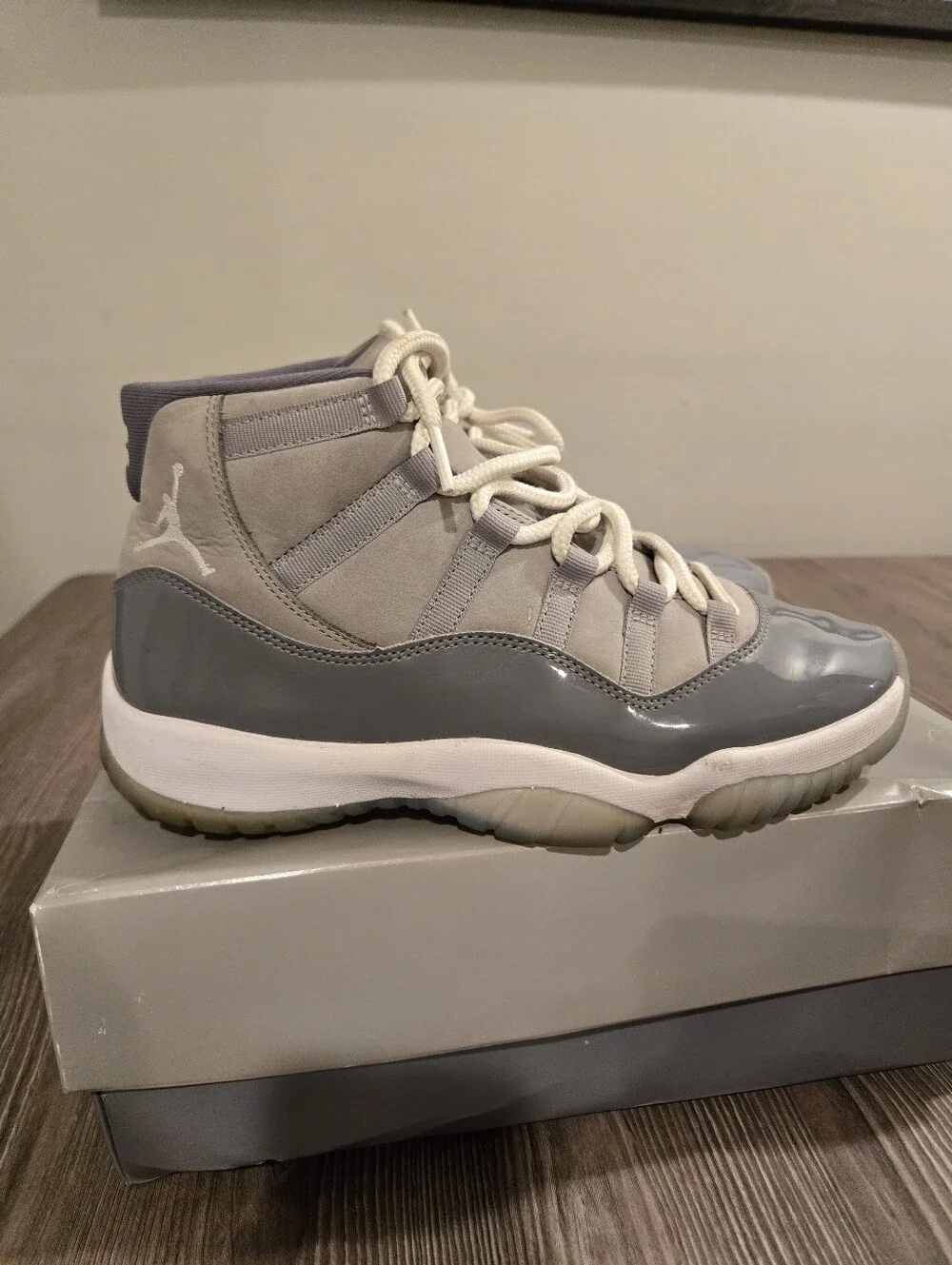 USED Nike Air Jordan 11 Retro Cool Grey Size 9